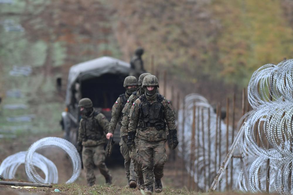 Poland lays razor wire on border with Russia’s Kaliningrad